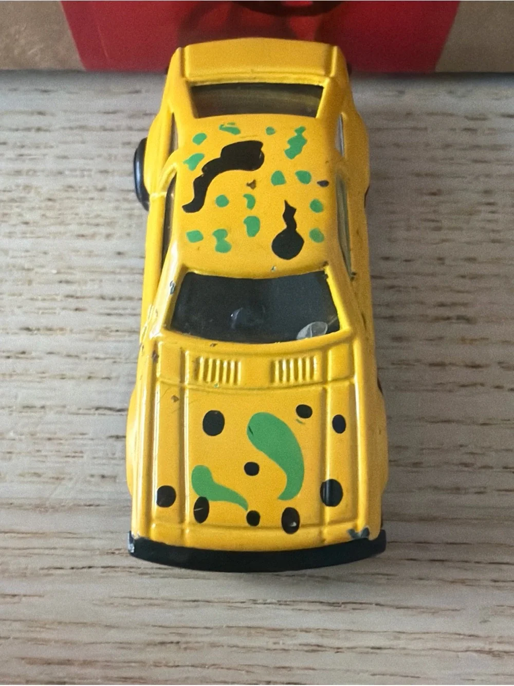 1:64 Diecast Car Yellow/Black/Pink/Red Made in China Loose